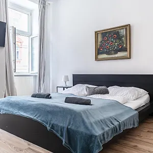 https://budget-apartment-well-connected-to-the-whole-city.vienna-besthotels.com